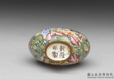 图片[3]-Copper-body painted enamel snuff bottle with a western mother-and-child design, Qing dynasty, Qianlong reign (1736-1795)-China Archive